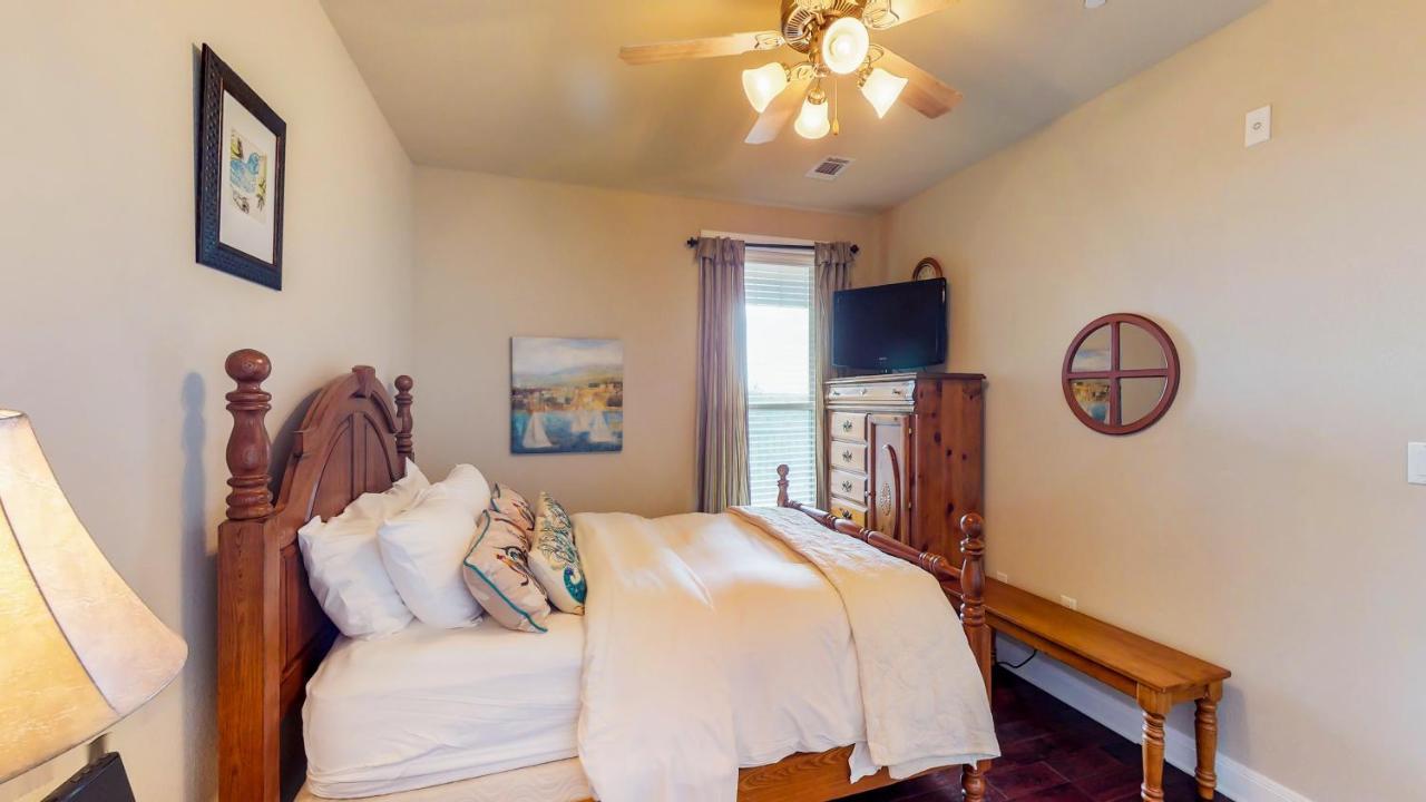 The Waters Condo Building 5 Patriot'S Retreat Horseshoe Bay Bagian luar foto